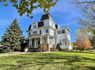 203 N Van Buren Ave, Springfield, MN 56087