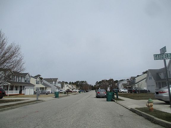 4th image of 412 Holly Ave