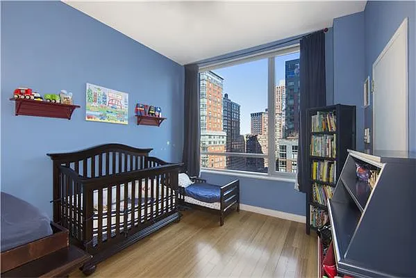 Sold by R New York | media 18