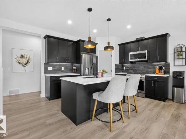 24 Maple Rdg, Sturgeon County, AB T0A 1N4