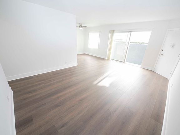 4th image of 11621 Ohio Ave APT 3
