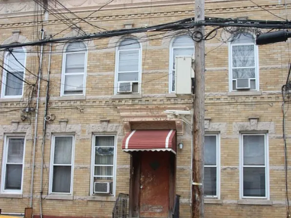 6027 67th Ave, Ridgewood, NY 11385