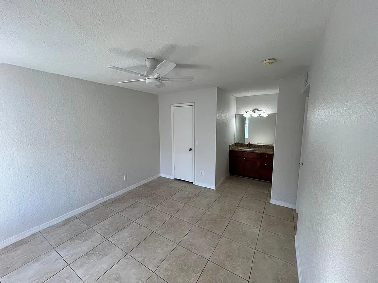 5168 Conroy Rd #33 — Photo 3