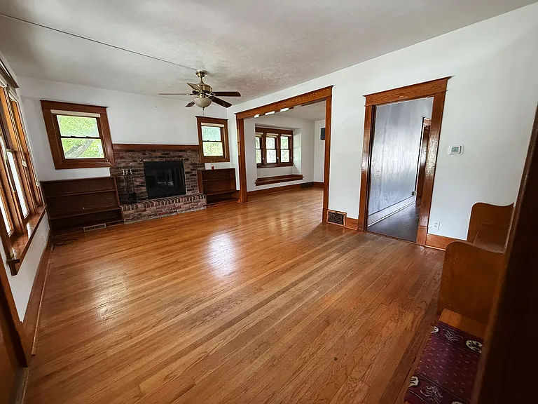 2356 S 35th Ave — Photo 4