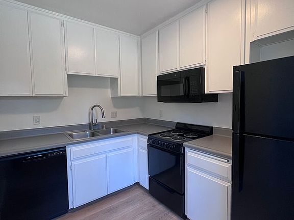 5th image of 2850 Adrian St APT 109