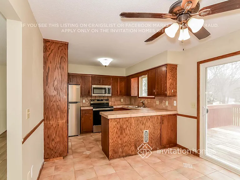 2601 E 121st St — Photo 7