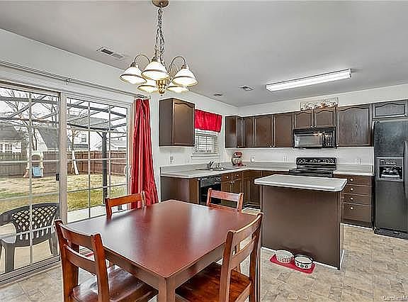 3rd image of 14212 Lynderwood Ct