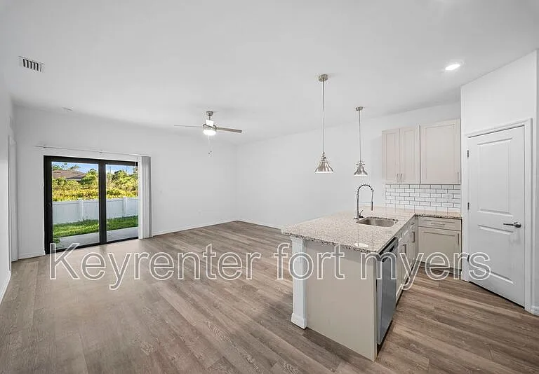 26483 Sandhill Blvd — Photo 9
