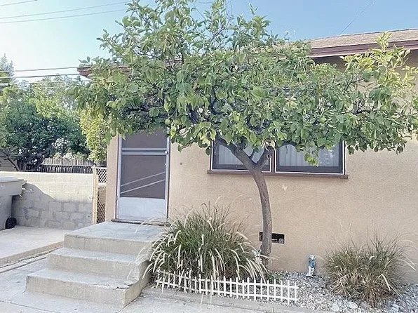 345 Burchett St #G, Glendale, CA 91203
