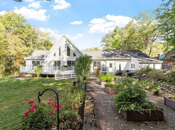 40 Westminster St, Ashburnham, MA 01430