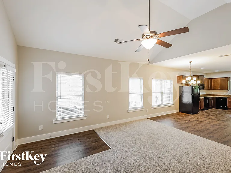5600 Park Side Rd — Photo 4