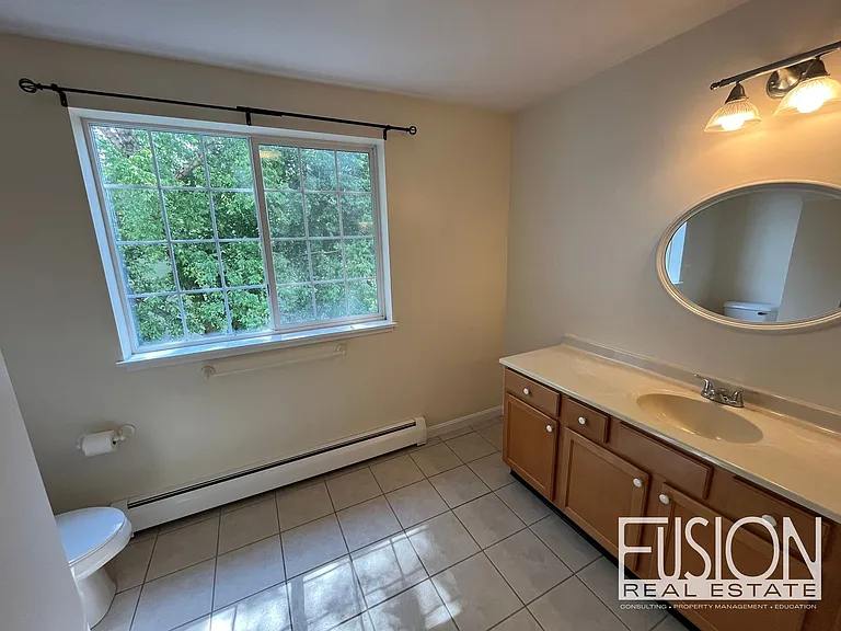 58 Stonington Cir — Photo 32