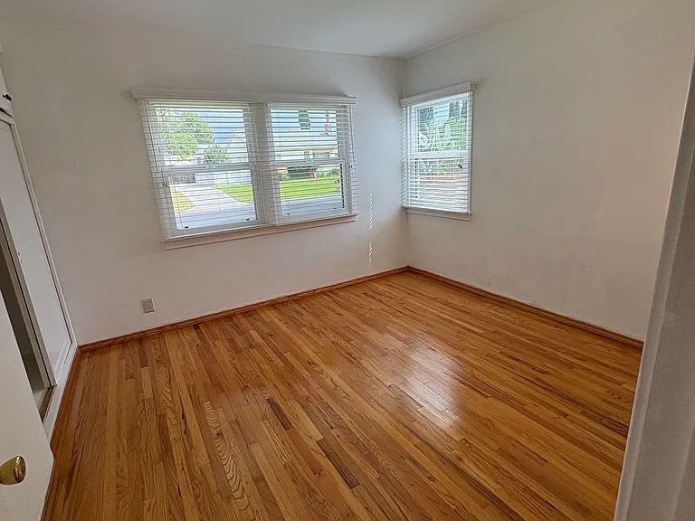 9520 Kennerly St — Photo 16
