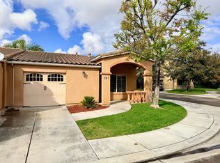 147 Apple Ln, Los Banos, CA 93635