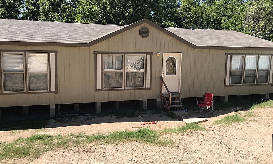 1st image of 2811 Forest Park Dr