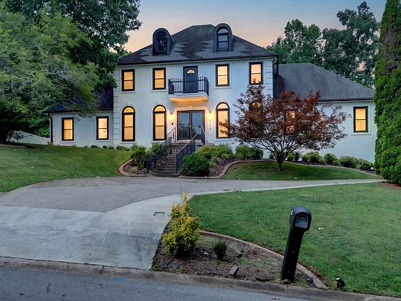 2nd image of 2706 Wakefield Dr