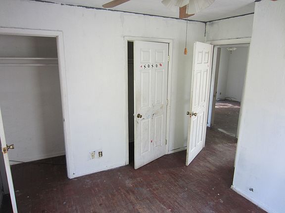 2nd image of 214 E Fairview Dr
