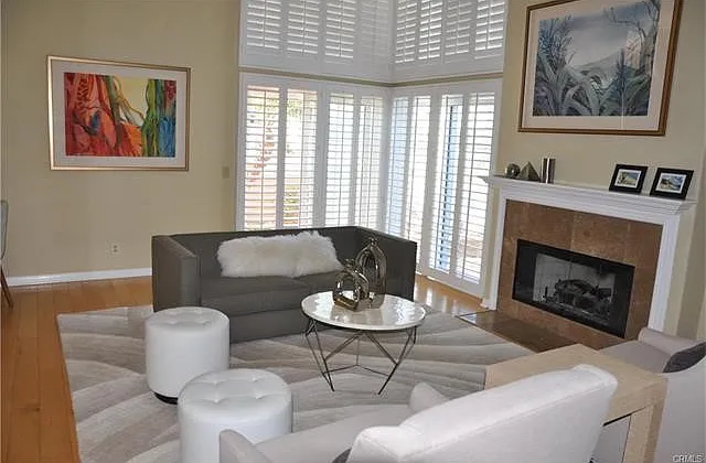 3 bed, 2.5 bath, 2245 sqft, $6,000 — Photo 3