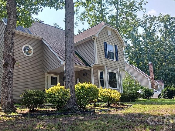 2nd image of 825 Raleigh Ct