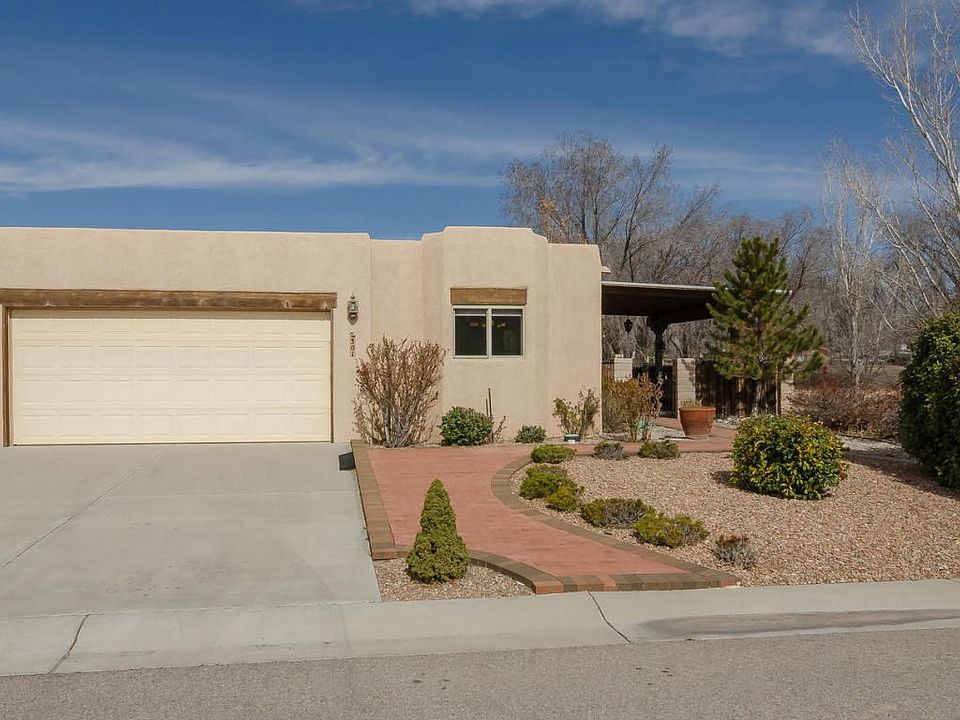 301 La Chamisal Ln NW Los-large-001-Fron