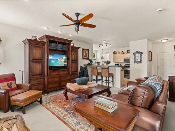 4 Bucking Horse Ct, Santa Fe, NM 87508