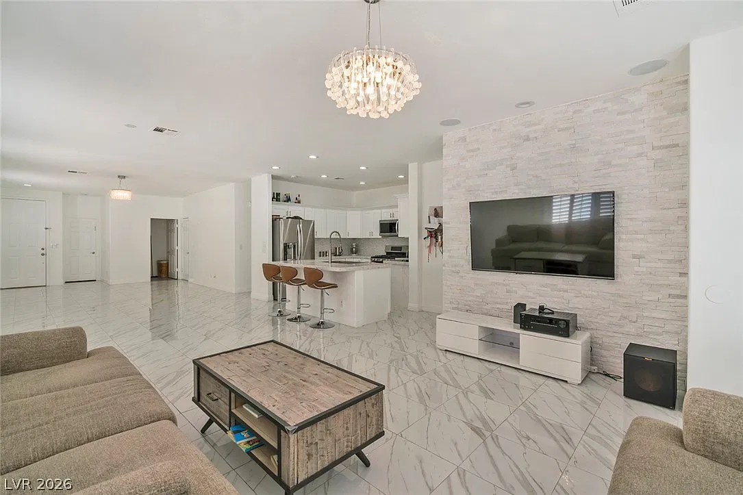 4 bed, 2.0 bath, 1677 sqft, $2,495 — Photo 1