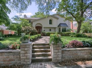 1241 Lakeside Rd, Birmingham, MI 48009