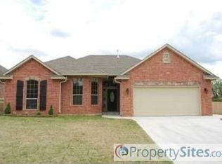 548 Blue Sky Dr, Midwest City, OK 73130