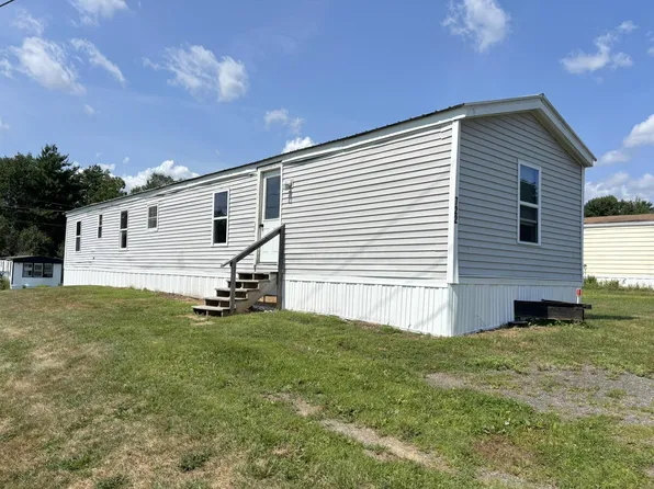 722 Hinckley Road, Clinton, ME 04927