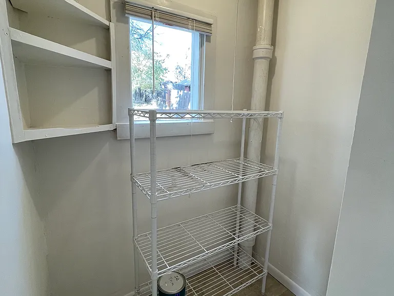 10 W Mill St — Photo 14