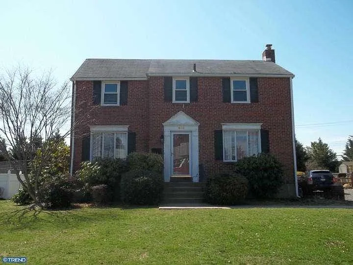 823 Sheffield Dr photo 1