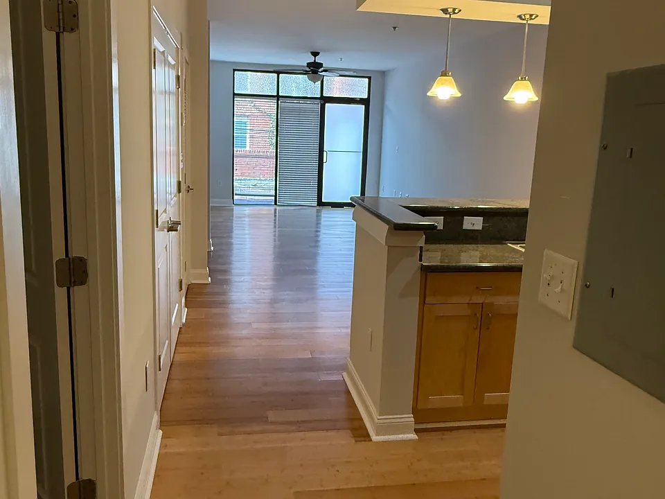1333 W Broad St #202