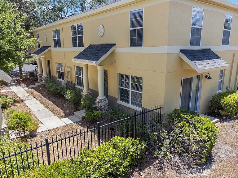 246 Castlekeeper Pl — Photo 2