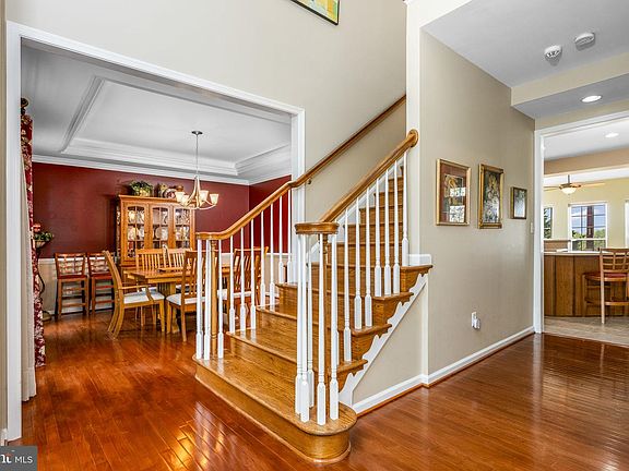 4th image of 430 Dartmouth Ln