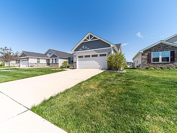 3rd image of 520 Buchloe Dr