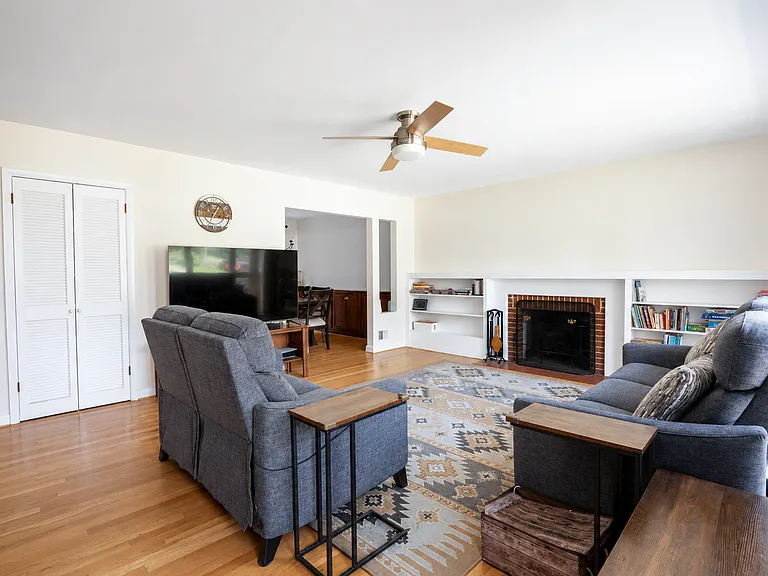 1501 Ladd St — Photo 6