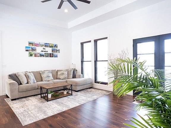 5th image of 1043 John STREET
