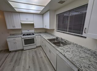 28918 Calle Del Lago APT B, Murrieta, CA 92563
