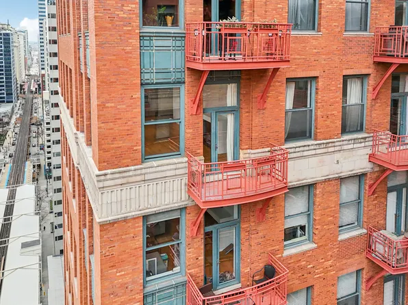 208 W Washington St APT 1910, Chicago, IL 60606