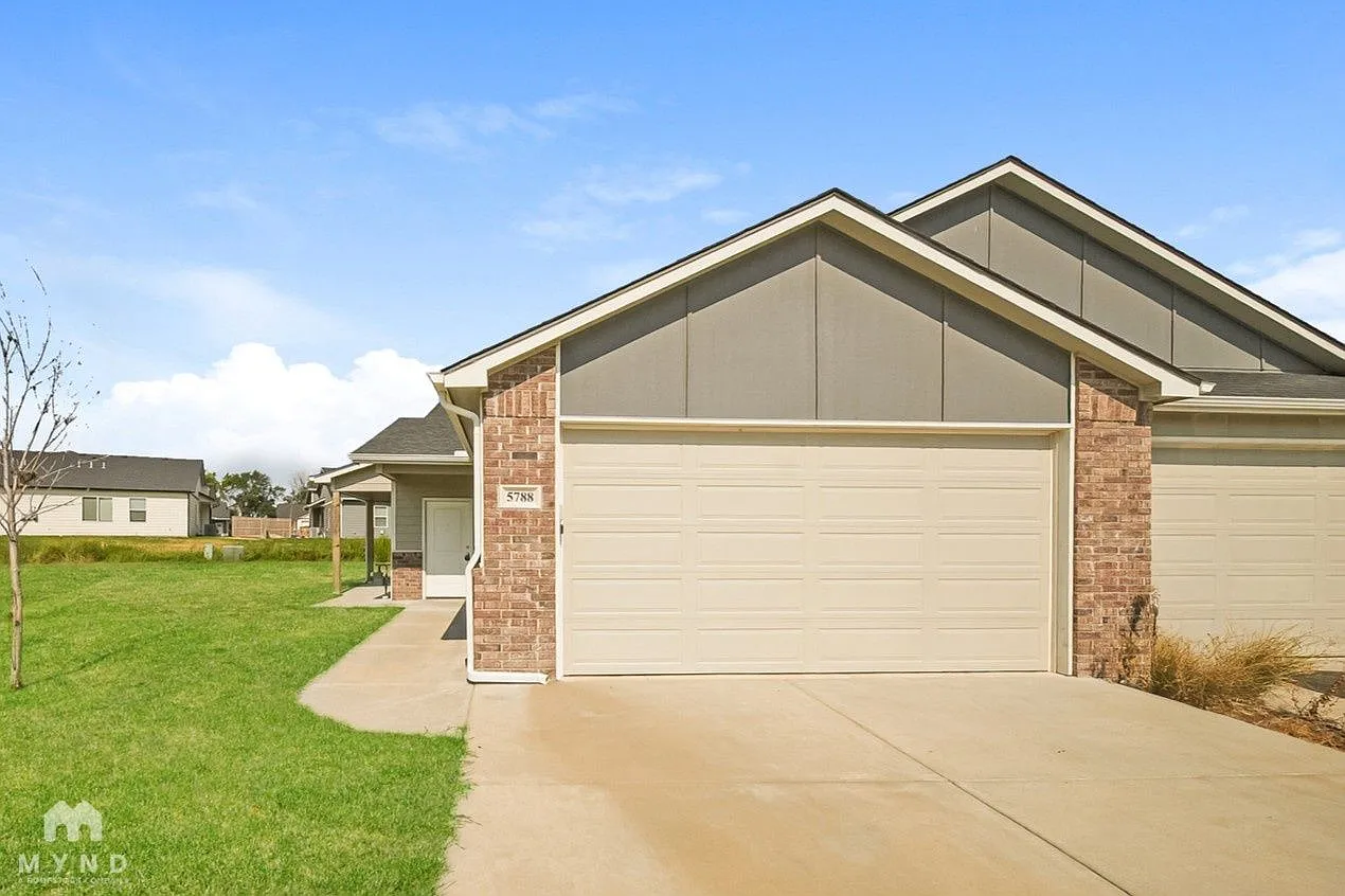 3 bed, 2.0 bath, 1265 sqft, $1,550 — Photo 1