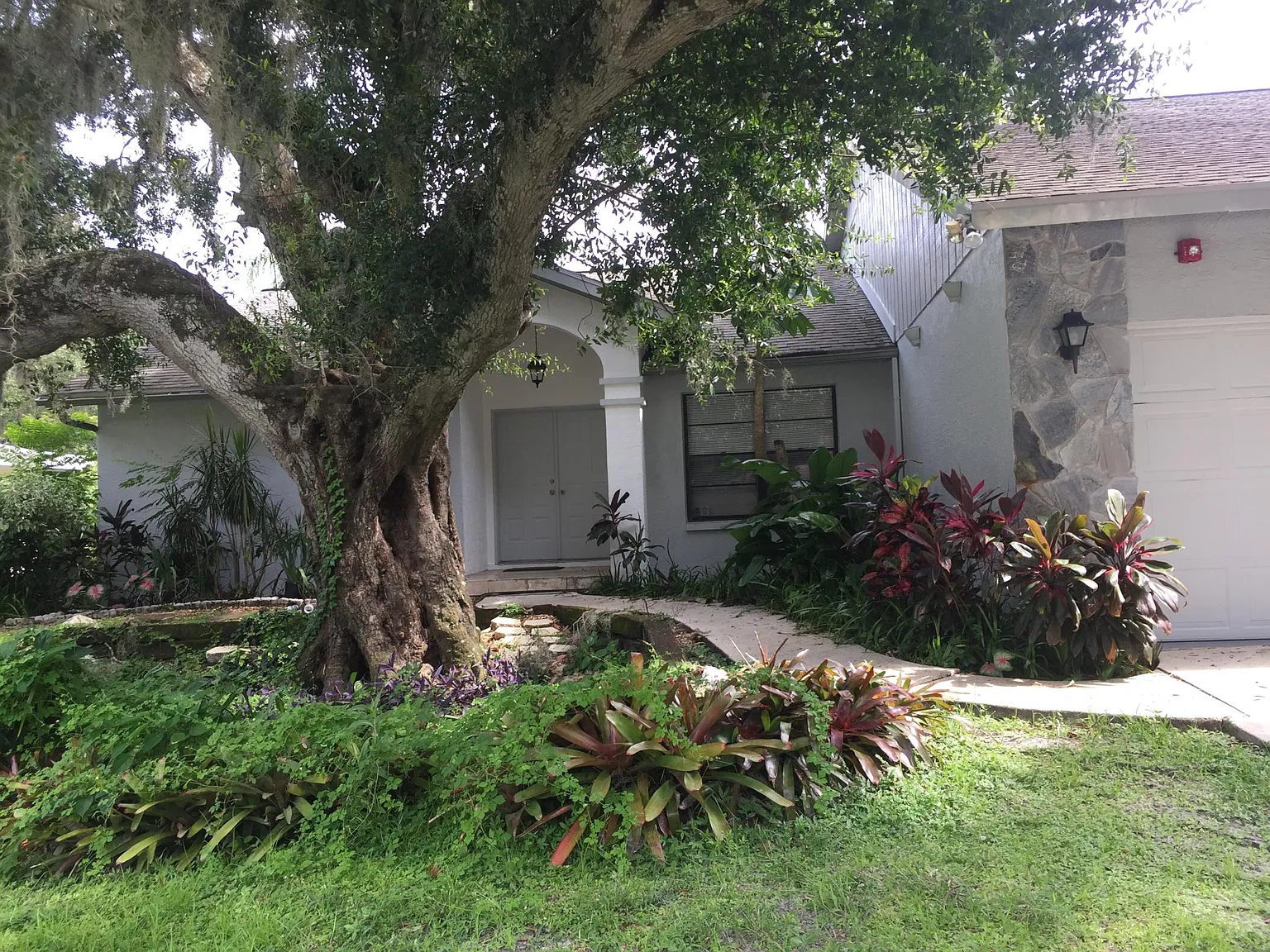 5462 Colonial Oaks Boulevard — Photo 2