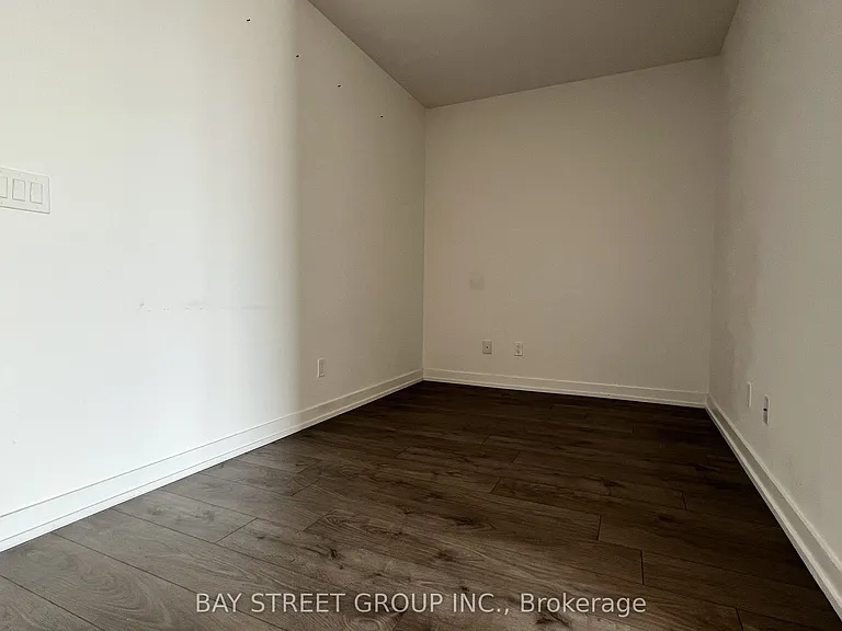 297 College St #1012 — Photo 7