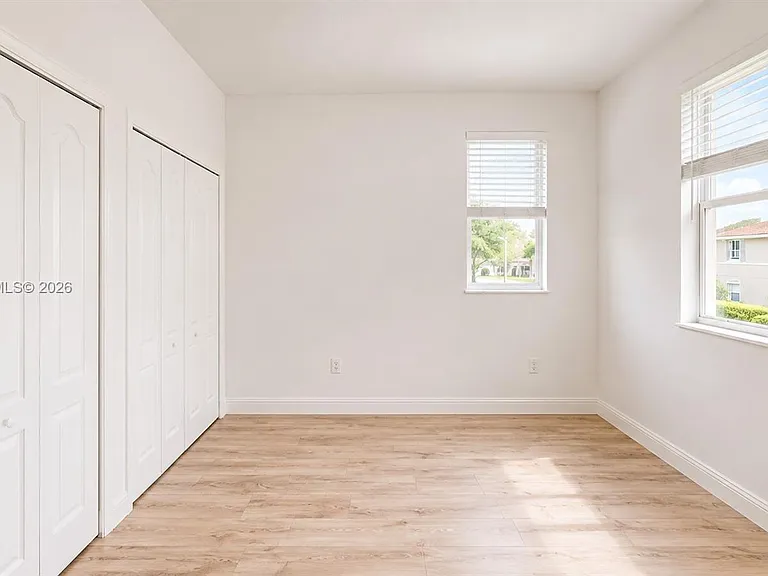 1652 SE 28th St #200 — Photo 2