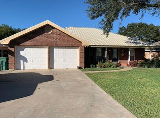 216 Falcon Ln, Victoria, TX 77905