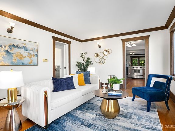 3rd image of 5037 Bowen Place S