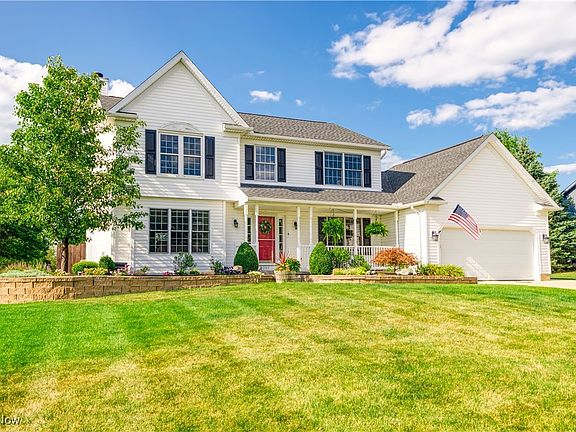 3rd image of 297 Baronsway Dr