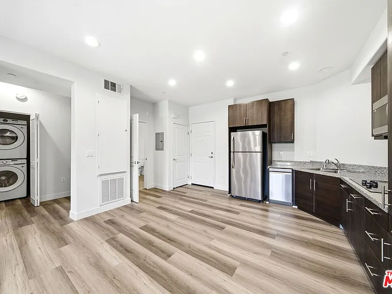 1408 W Washington Blvd #101 — Photo 1
