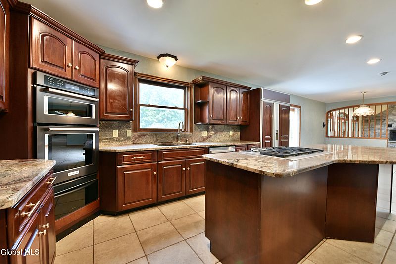 3rd image of 752 Waite Road