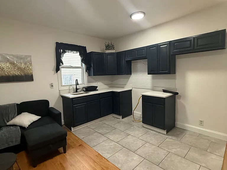 407-409 S 14th St #1-L — Photo 5