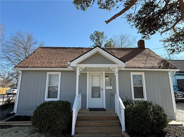 315 E Walnut St, Independence, MO 64050